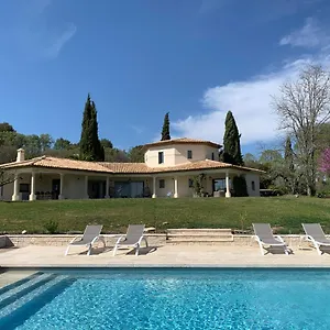 https://la-parenthese-saint-donat.aixenprovencehotels.org